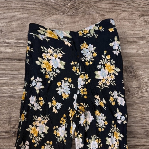 American Eagle Outfitters Floral Wide Leg Pants - Black and Yellow - Picture 4 of 8
